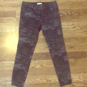 Loft - size 4 Camo skinny jeans